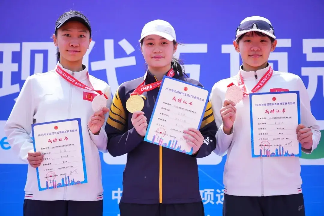 src, MWO, 女各 src, MWO, 女各